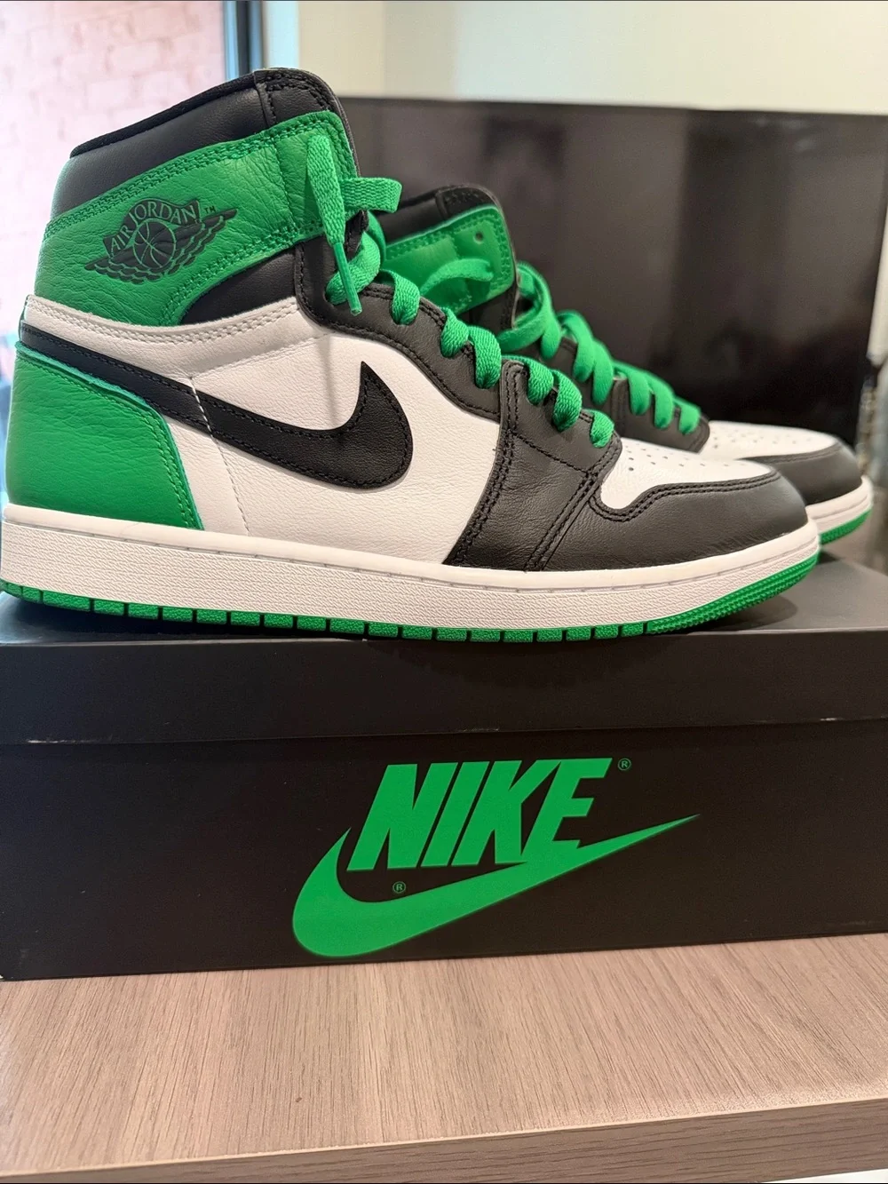 AIR JORDAN 1’s